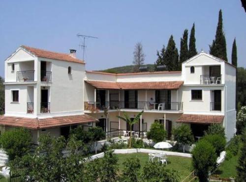 Georgina Family Apartments Mesongí Екстериор снимка