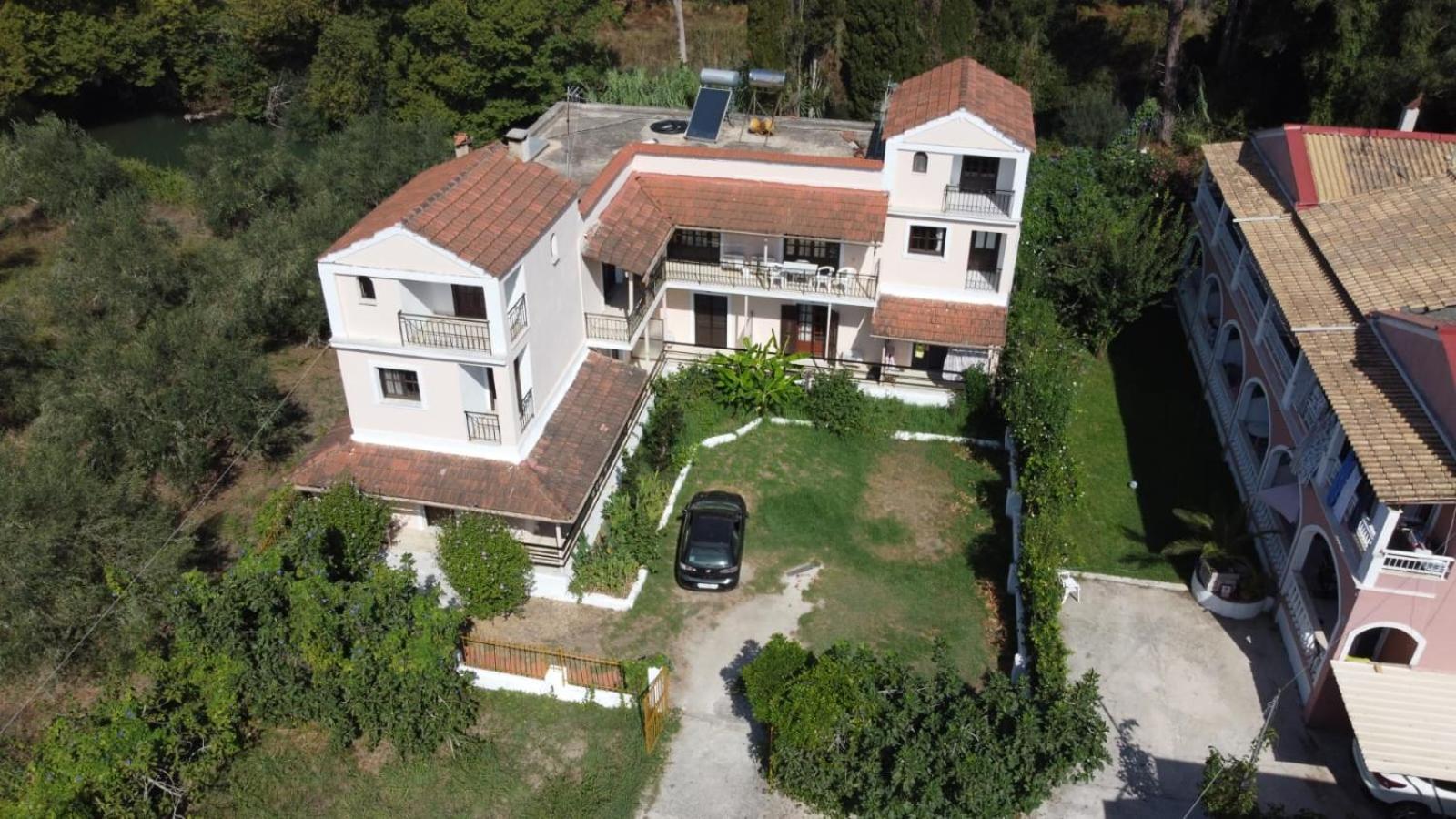 Georgina Family Apartments Mesongí Екстериор снимка